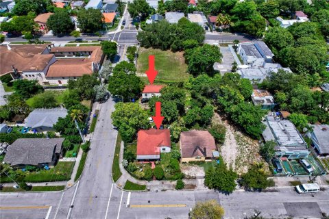 House in Miami, Florida 4 bedrooms, 145.67 sq.m. № 1798931 - photo 5