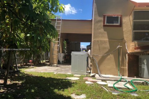 Villa ou maison à vendre à Miami, Floride: 2 chambres, 93.46 m2 № 1981285 - photo 7