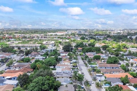 Villa ou maison à vendre à Miami, Floride: 2 chambres, 93.46 m2 № 1981285 - photo 15
