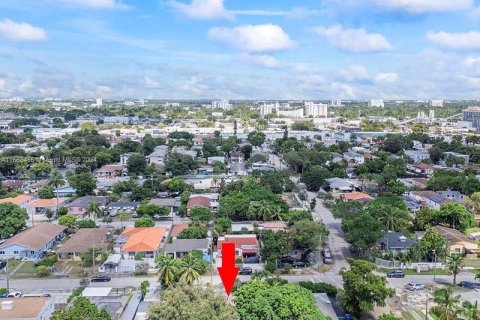 Villa ou maison à vendre à Miami, Floride: 2 chambres, 93.46 m2 № 1981285 - photo 16