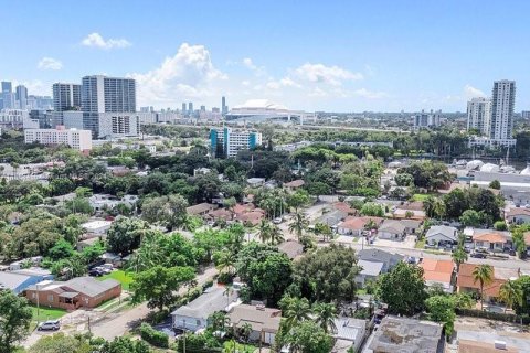 Villa ou maison à vendre à Miami, Floride: 2 chambres, 93.46 m2 № 1981285 - photo 13