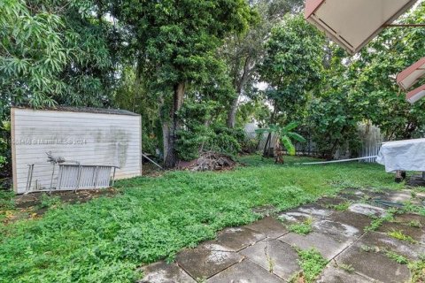 Villa ou maison à vendre à Miami, Floride: 2 chambres, 93.46 m2 № 1981285 - photo 9