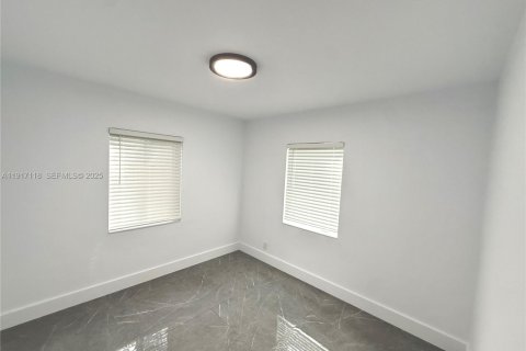 House in Fort Lauderdale, Florida 2 bedrooms, 88.07 sq.m. № 2034238 - photo 8