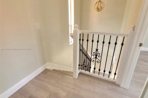 Adosado en venta en Miami Lakes, Florida, 3 dormitorios, 134.71 m2 № 1738412 - foto 16