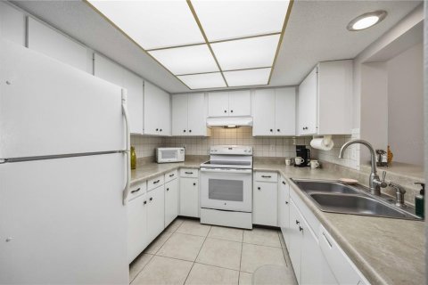 Villa ou maison à vendre à Venice, Floride: 2 chambres, 137.5 m2 № 2142410 - photo 16