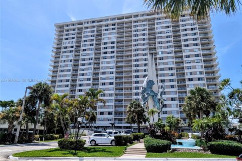 Condominio en venta en Sunny Isles Beach, Florida, 3 dormitorios, 145.86 m2 № 2017601 - foto 30