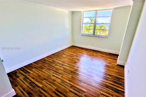 Condominio en venta en Sunny Isles Beach, Florida, 3 dormitorios, 145.86 m2 № 2017601 - foto 10