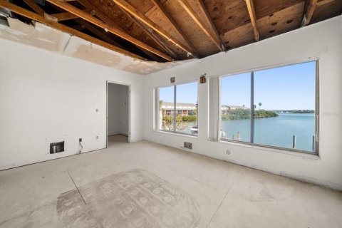 Condo in Indian Rocks Beach, Florida, 2 bedrooms  № 2125551 - photo 15