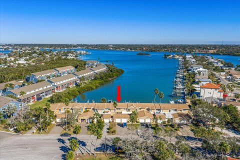 Condo in Indian Rocks Beach, Florida, 2 bedrooms  № 2125551 - photo 4