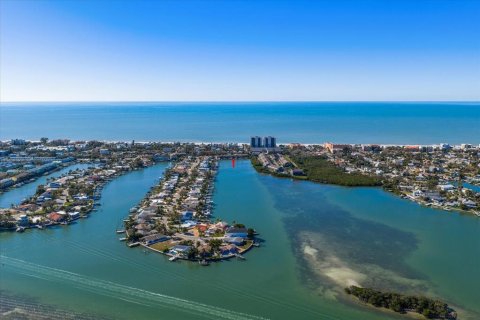 Condo in Indian Rocks Beach, Florida, 2 bedrooms  № 2125551 - photo 3