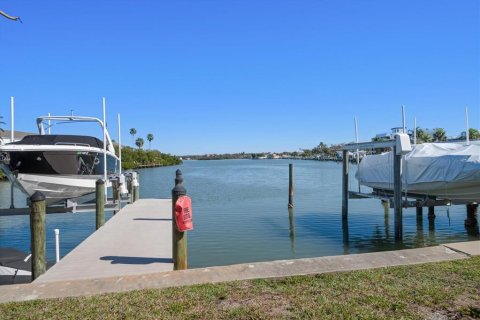 Condo in Indian Rocks Beach, Florida, 2 bedrooms  № 2125551 - photo 6