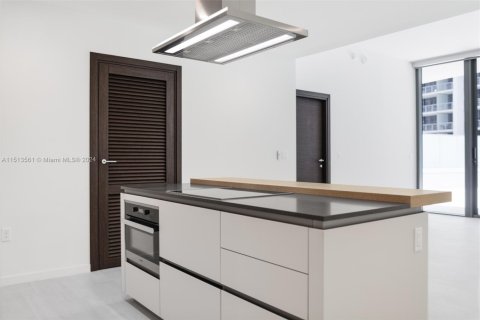 Condo in Miami, Florida, 1 bedroom  № 1812374 - photo 4