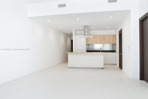 Condo in Miami, Florida, 1 bedroom  № 1812374 - photo 3