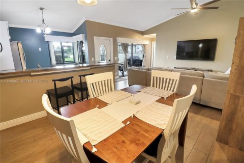 Купить таунхаус в Бойнтон-Бич, Флорида 2 спальни, 104.52м2, № 1993448 - фото 10