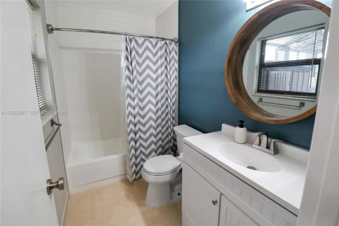 Купить таунхаус в Бойнтон-Бич, Флорида 2 спальни, 104.52м2, № 1993448 - фото 20