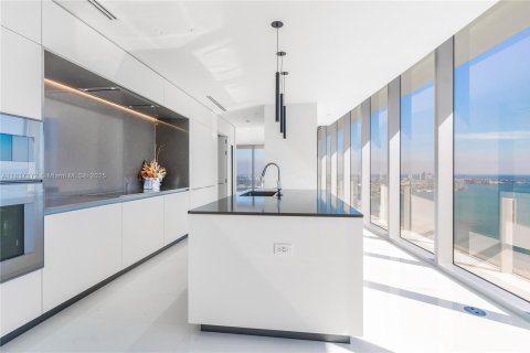 Condominio en venta en Miami, Florida, 5 dormitorios, 358.05 m2 № 1825561 - foto 20