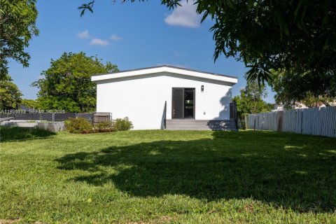 House in Pompano Beach, Florida 3 bedrooms № 2060761 - photo 7