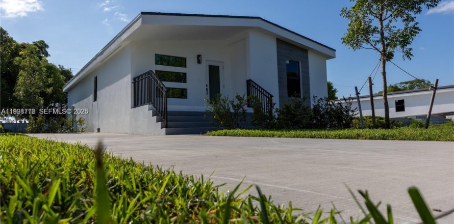 House in Pompano Beach, Florida 3 bedrooms № 2060761