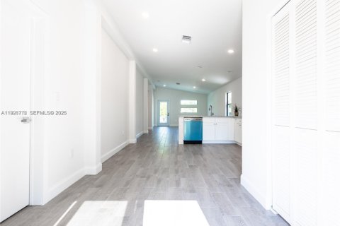 House in Pompano Beach, Florida 3 bedrooms № 2060761 - photo 11