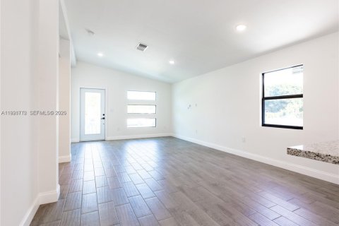 House in Pompano Beach, Florida 3 bedrooms № 2060761 - photo 29