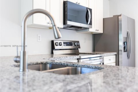 House in Pompano Beach, Florida 3 bedrooms № 2060761 - photo 14