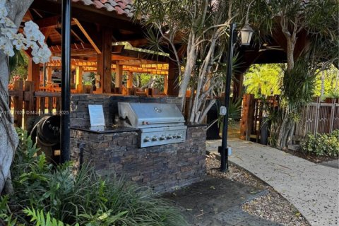 Condominio en alquiler en Miami, Florida, 2 dormitorios, 141.21 m2 № 1699638 - foto 28