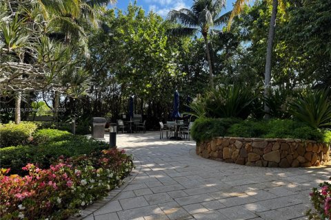 Condominio en alquiler en Miami, Florida, 2 dormitorios, 141.21 m2 № 1699638 - foto 23