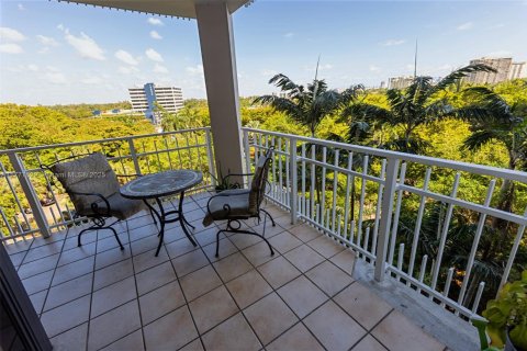 Condominio en alquiler en Miami, Florida, 2 dormitorios, 141.21 m2 № 1699638 - foto 7