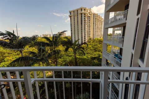 Condominio en alquiler en Miami, Florida, 2 dormitorios, 141.21 m2 № 1699638 - foto 13