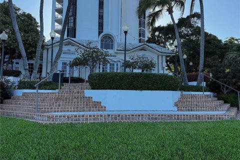 Condominio en alquiler en Miami, Florida, 2 dormitorios, 141.21 m2 № 1699638 - foto 25