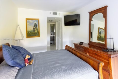 Condominio en alquiler en Miami, Florida, 2 dormitorios, 141.21 m2 № 1699638 - foto 20