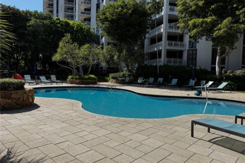 Condominio en alquiler en Miami, Florida, 2 dormitorios, 141.21 m2 № 1699638 - foto 22