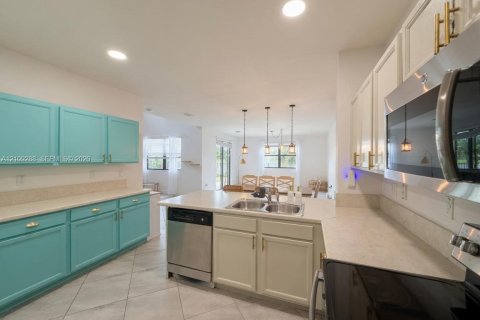 Casa en venta en Homestead, Florida, 3 dormitorios, 188.03 m2 № 2431282 - foto 11