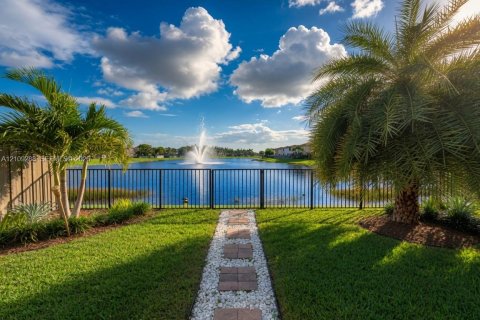 Casa en venta en Homestead, Florida, 3 dormitorios, 188.03 m2 № 2431282 - foto 2