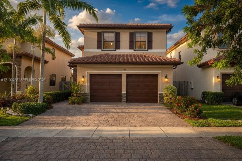 Casa en Homestead, Florida 3 dormitorios, 188.03 m2 № 2431282
