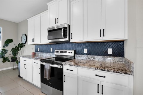 Casa en venta en Wesley Chapel, Florida, 5 dormitorios, 369.29 m2 № 2092105 - foto 15