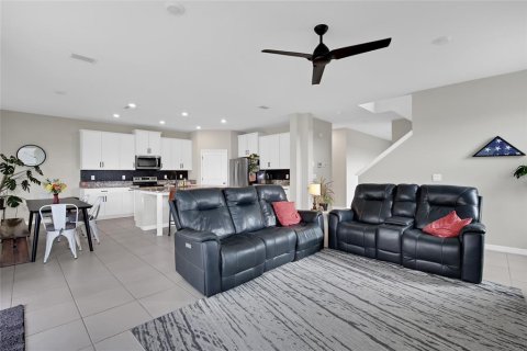 Casa en venta en Wesley Chapel, Florida, 5 dormitorios, 369.29 m2 № 2092105 - foto 17
