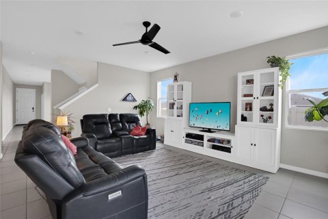 Casa en venta en Wesley Chapel, Florida, 5 dormitorios, 369.29 m2 № 2092105 - foto 18