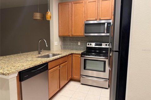 Condo in Bradenton, Florida, 2 bedrooms  № 2105702 - photo 10