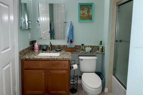 Condo in Bradenton, Florida, 2 bedrooms  № 2105702 - photo 17