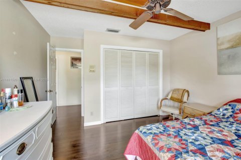 House in Plantation, Florida 3 bedrooms, 193.42 sq.m. № 1790598 - photo 25