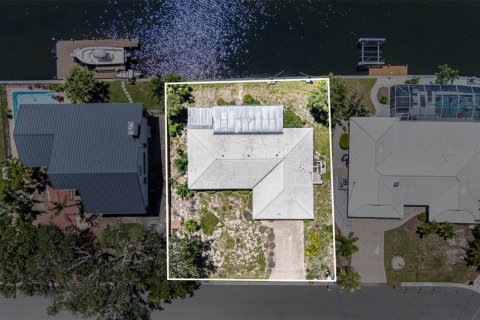 House in Bradenton, Florida 2 bedrooms, 195.09 sq.m. № 1887039 - photo 24