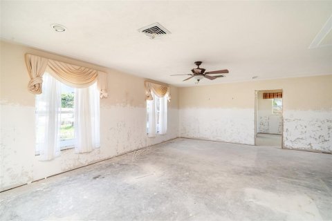 House in Bradenton, Florida 2 bedrooms, 195.09 sq.m. № 1887039 - photo 4