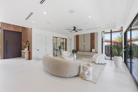 House in Lighthouse Point, Florida 5 bedrooms, 430.23 sq.m. № 2088139 - photo 18