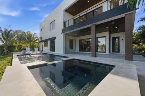 House in Lighthouse Point, Florida 5 bedrooms, 430.23 sq.m. № 2088139 - photo 23