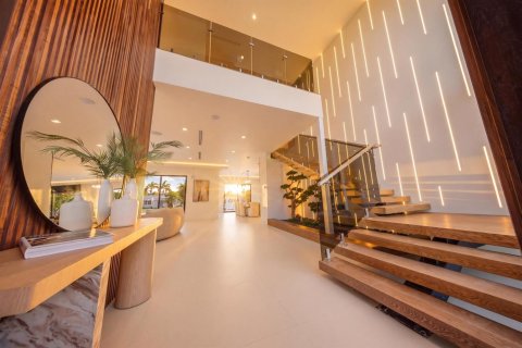 House in Lighthouse Point, Florida 5 bedrooms, 430.23 sq.m. № 2088139 - photo 2