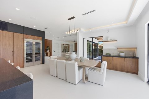 House in Lighthouse Point, Florida 5 bedrooms, 430.23 sq.m. № 2088139 - photo 15