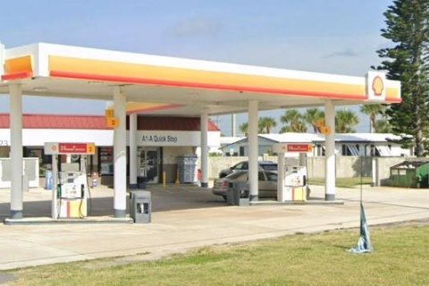Propiedad comercial en venta en Melbourne Beach, Florida № 1738024 - foto 1