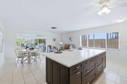 Villa ou maison à vendre à Saint Petersburg, Floride: 3 chambres, 155.24 m2 № 2224336 - photo 30