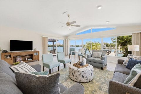 Villa ou maison à vendre à Saint Petersburg, Floride: 3 chambres, 155.24 m2 № 2224336 - photo 4